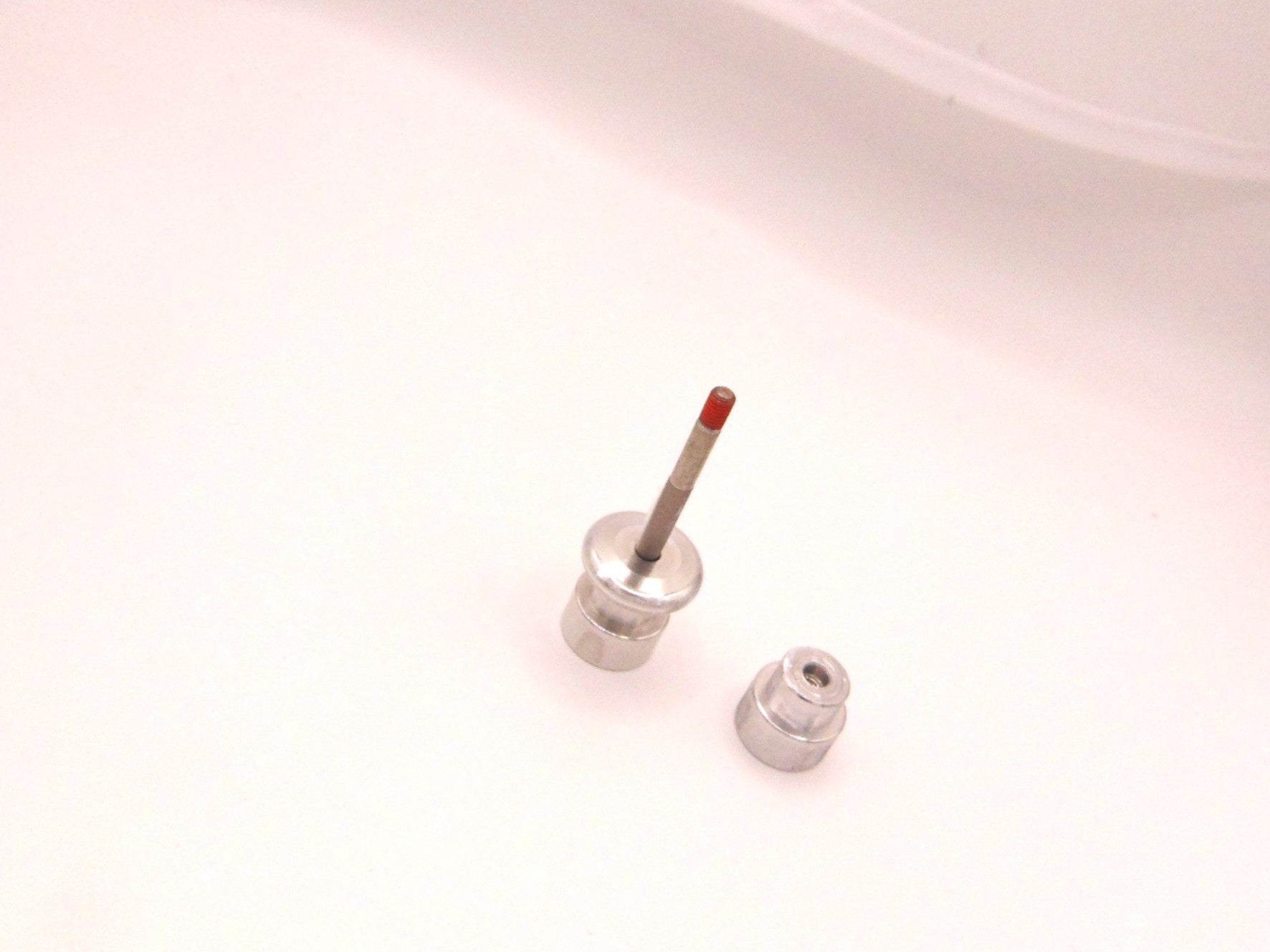 Beaver side roller including guide roller with shaft